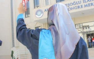 Unlocking Opportunities: A Guide to Journalism Scholarships and Fellowships