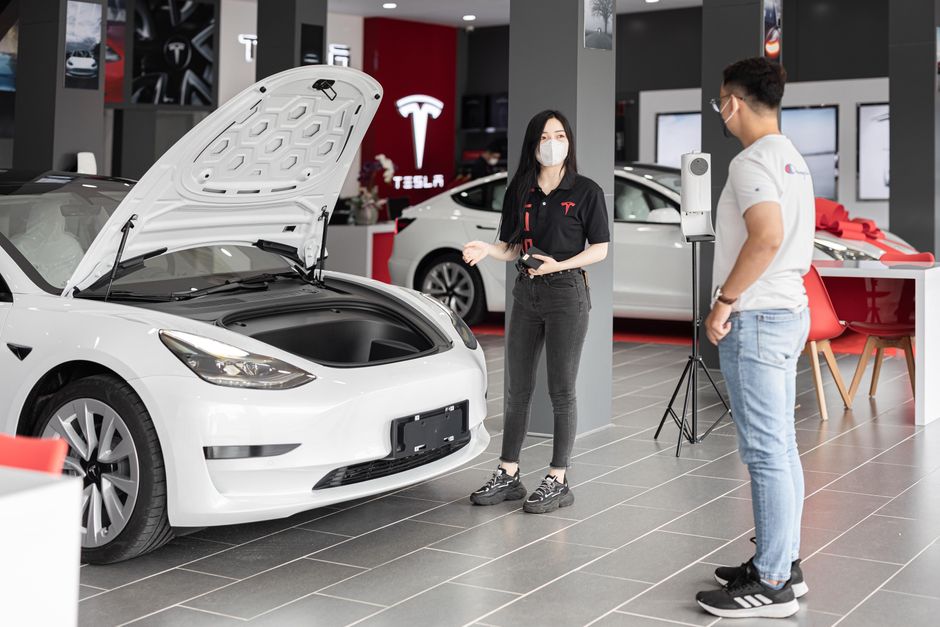 小鹏汽车大连: Inside China's Boldest EV Showroom Experience