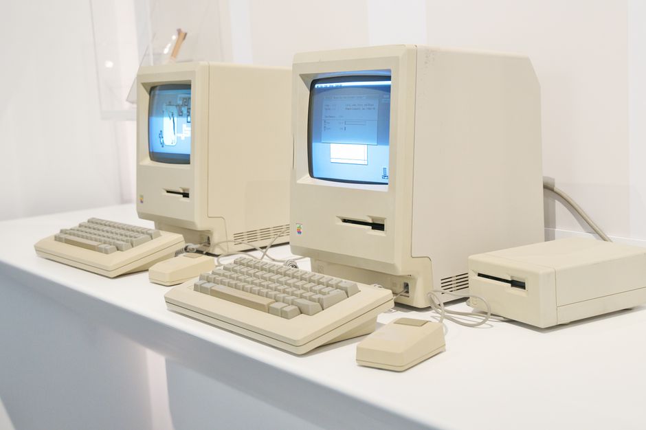 Apple Vision Pro: Spatial Computing Revolution & Enterprise Impact