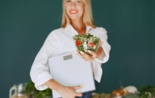 What Weight Loss Coaches Actually Eat for Lunch (Revealed)
