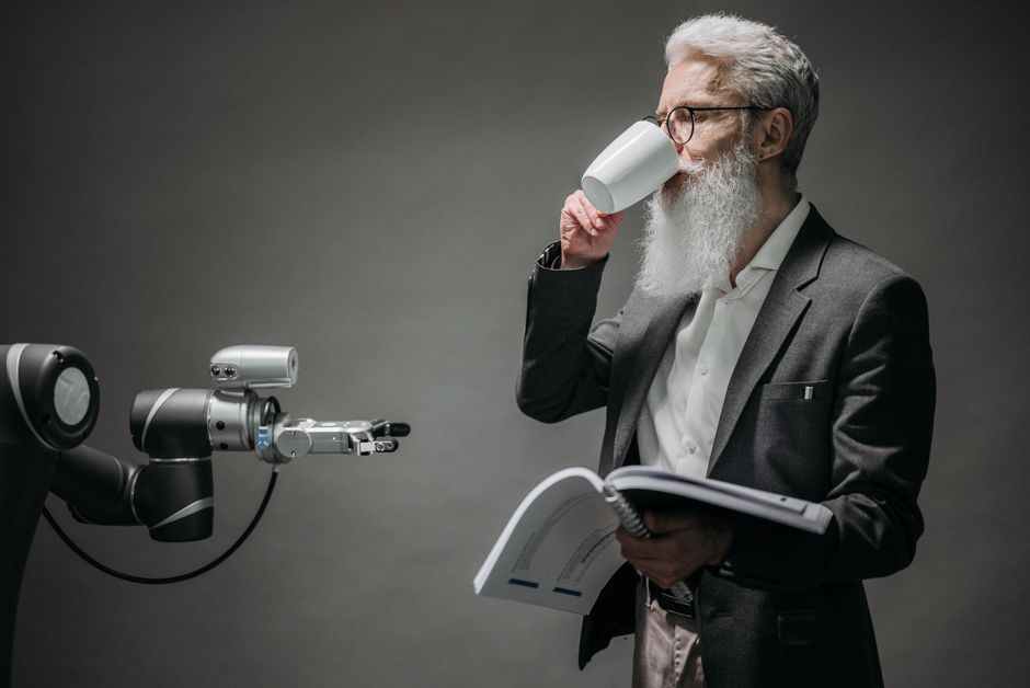 AI Personalization at Work: How It Reshapes Human Behavior