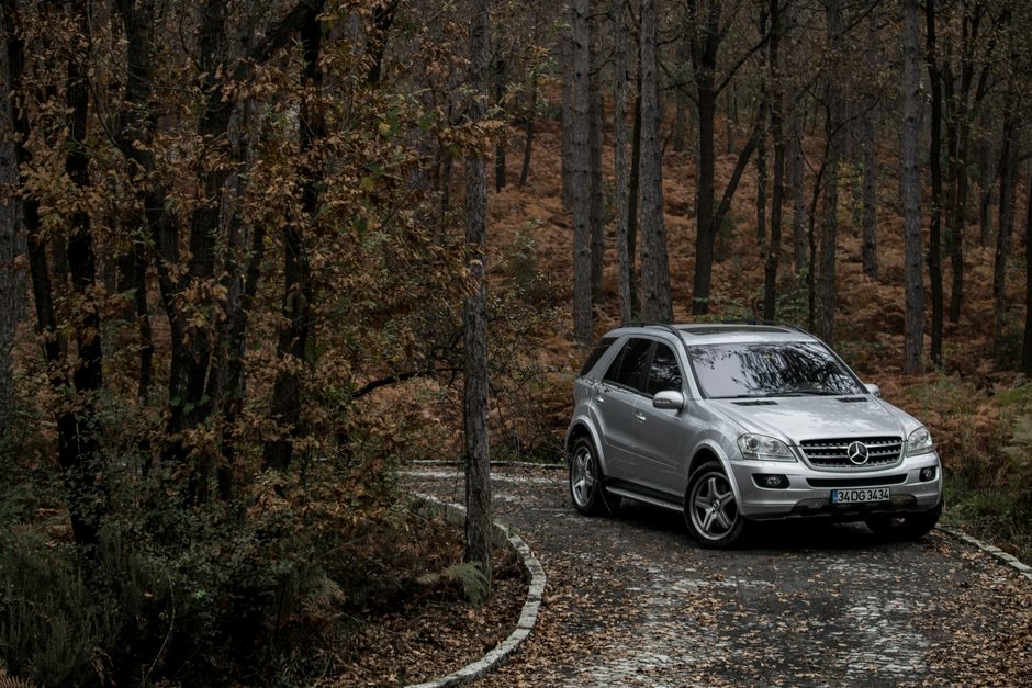 Mercedes-Benz in Dali: Where Luxury Meets Natural Splendor