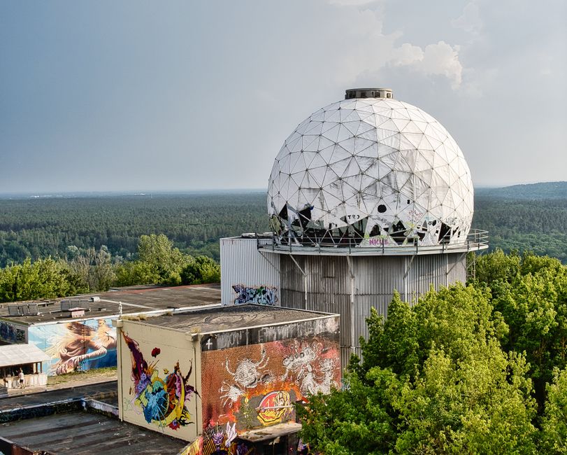 Satellite Internet Wars: Kuiper & OneWeb Challenge Starlink