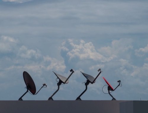 Satellite Internet Wars: Kuiper & OneWeb Challenge Starlink