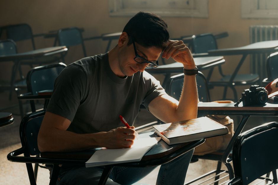 Fund Your Future: The Ultimate Guide to Journalism Scholarships