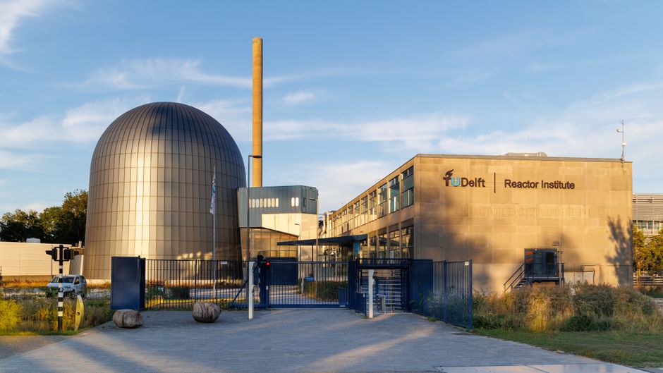 The AI Energy Crisis: How Data Centers Drive a Nuclear Renaissance