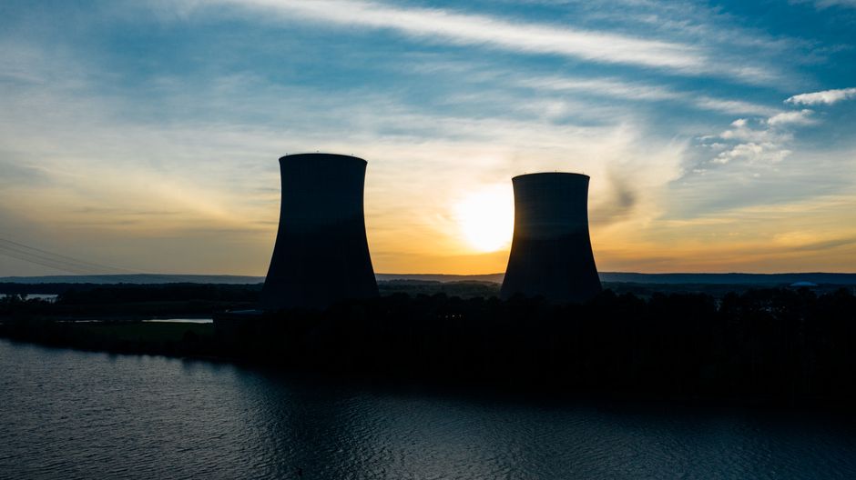 The AI Energy Crisis: How Data Centers Drive a Nuclear Renaissance