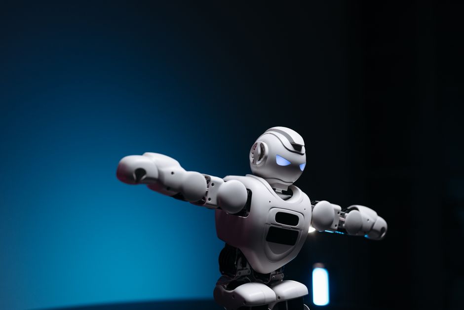 Humanoid Robots Are Here: The Cage Fights Have Begun