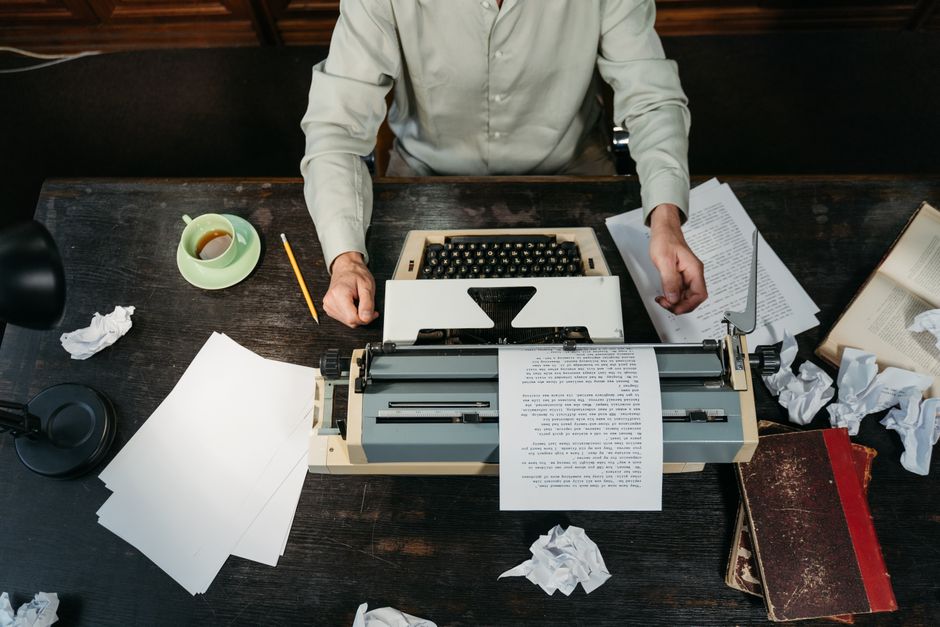 Journalism Scholarships: From First Draft to Fellowship